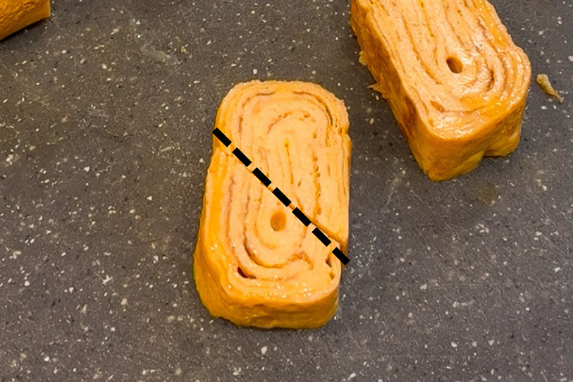 How to cut Tamagoyaki to make a heart shape