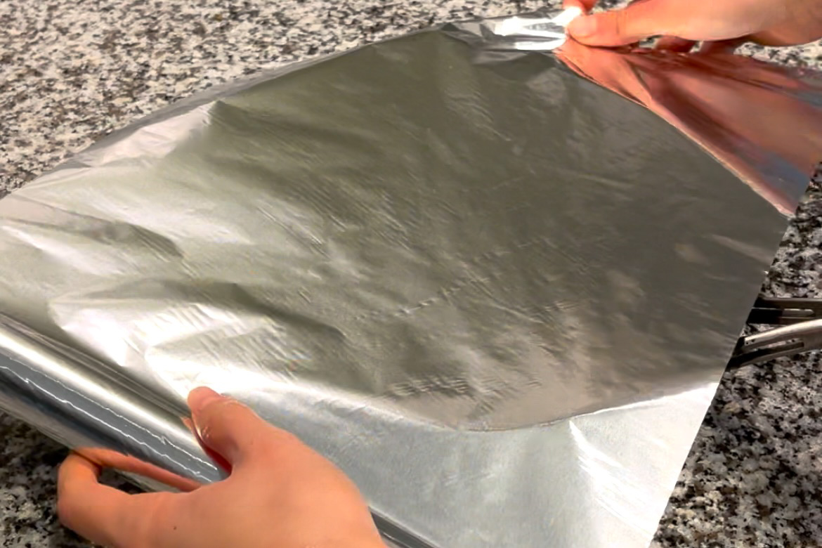 Step two for how to make Otoshibuta.